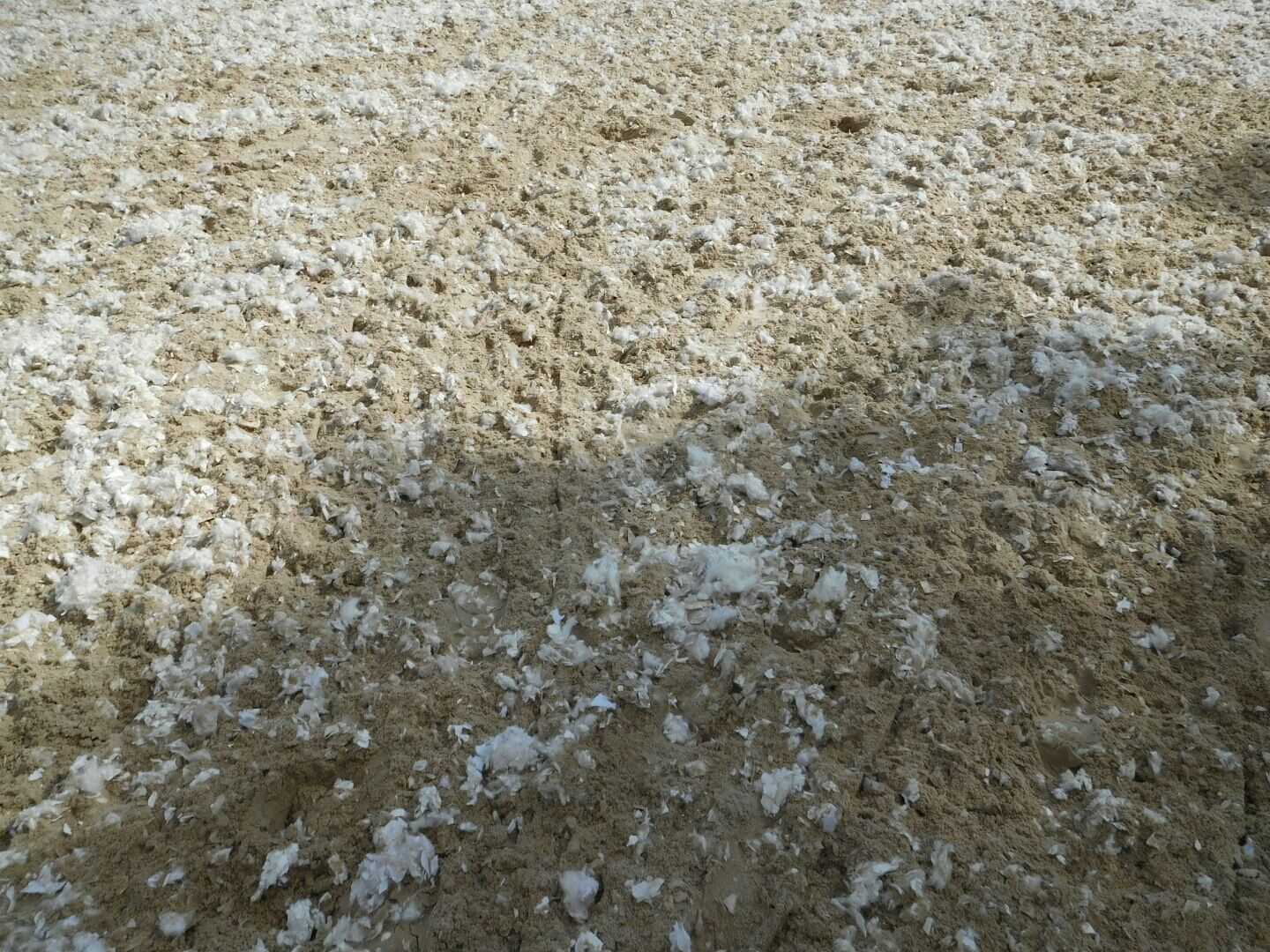 Jumping Vlieshäcksel weiß Nadelvlies mit 30 % Fasern